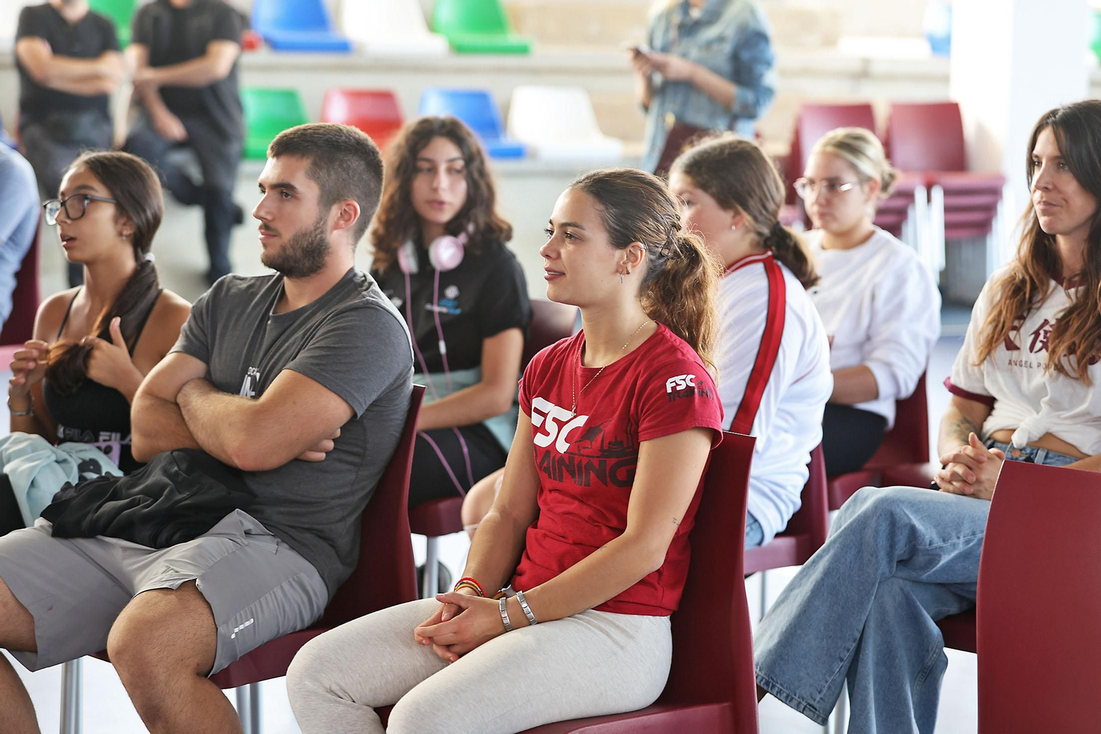Lydia Valentín, medalla de oro olímpica en la categoría de halterofilia visita las pistas de la UHU que llevarán su nombre
