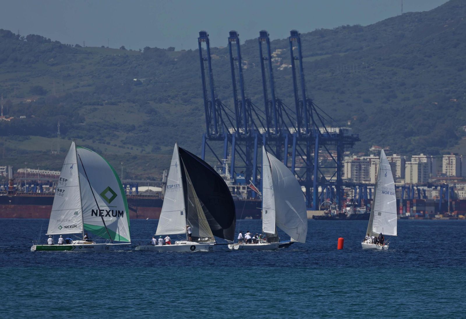 Fotos de la jornada del domingo del Campeonato Andaluz de vela categoría J80 en La Línea