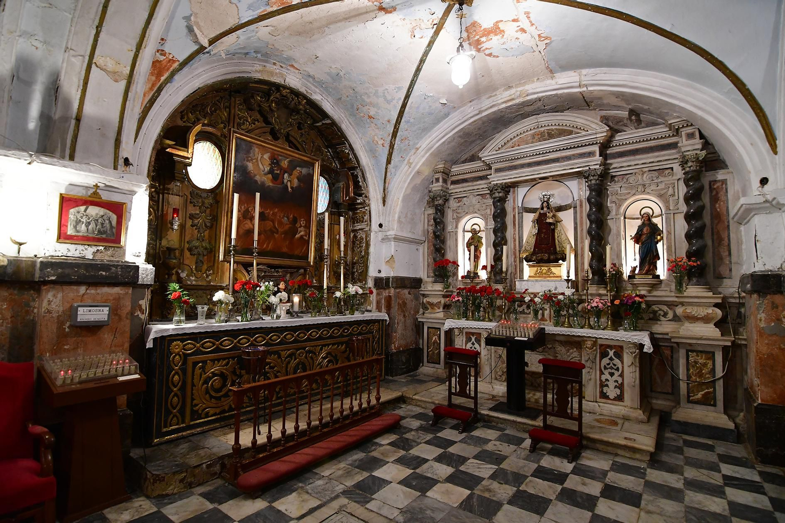 El mal estado de la iglesia de San Juan de Dios