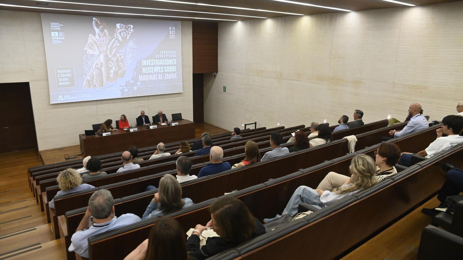 Inauguración de las jornadas científicas sobre investigaciones recientes en Medina Azahara.