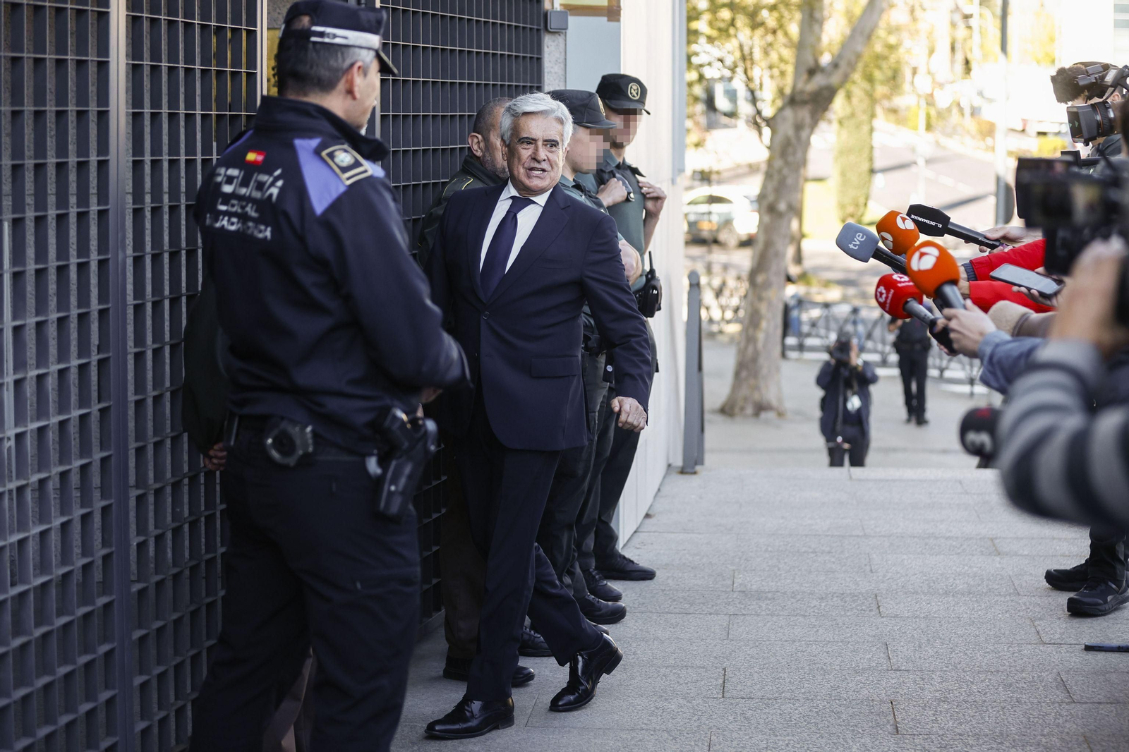 Pedro Rocha entra a declarar como testigo en los Juzgados el pasado viernes.