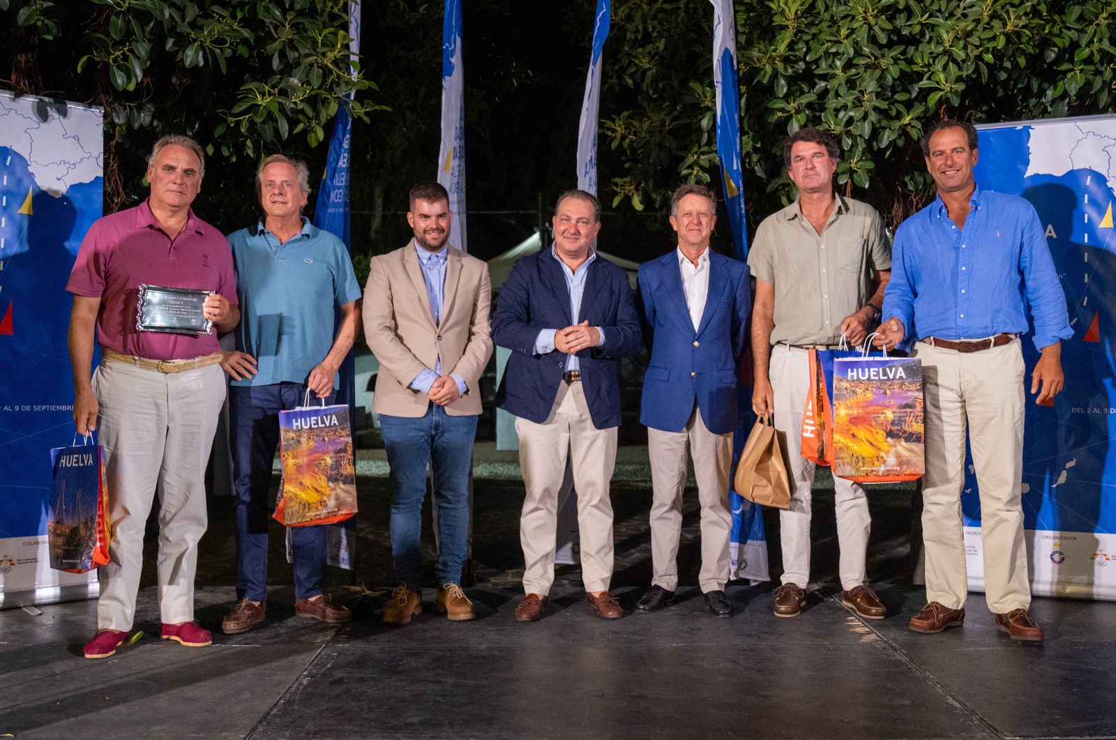 Recepción de los tripulantes en el Muelle de las Carabelas