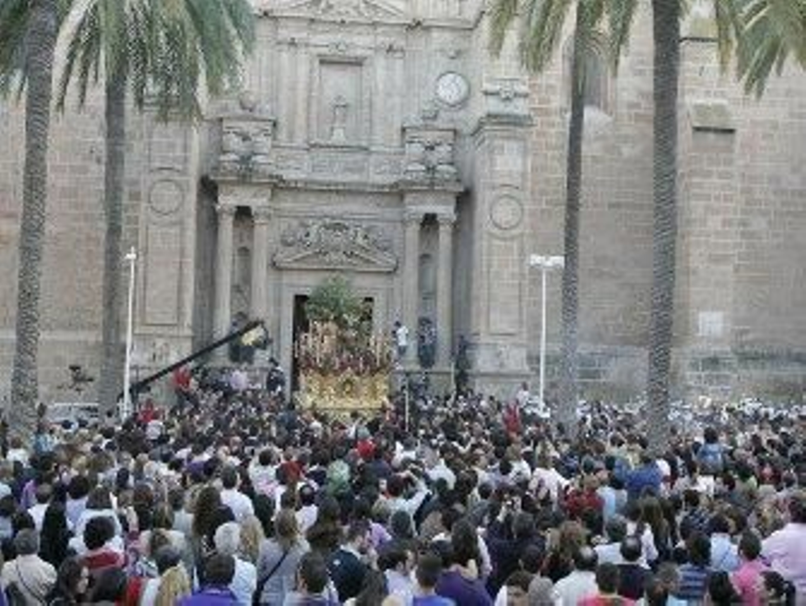 La ciudad rebosa de Amor y Esperanza con los Estudiantes