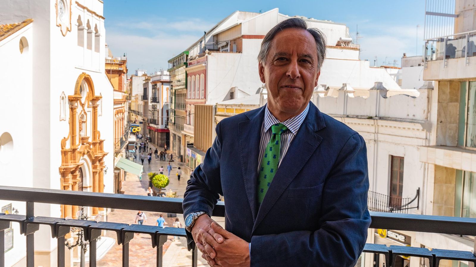 El fiscal jefe de Huelva en el balcón de este periódico.