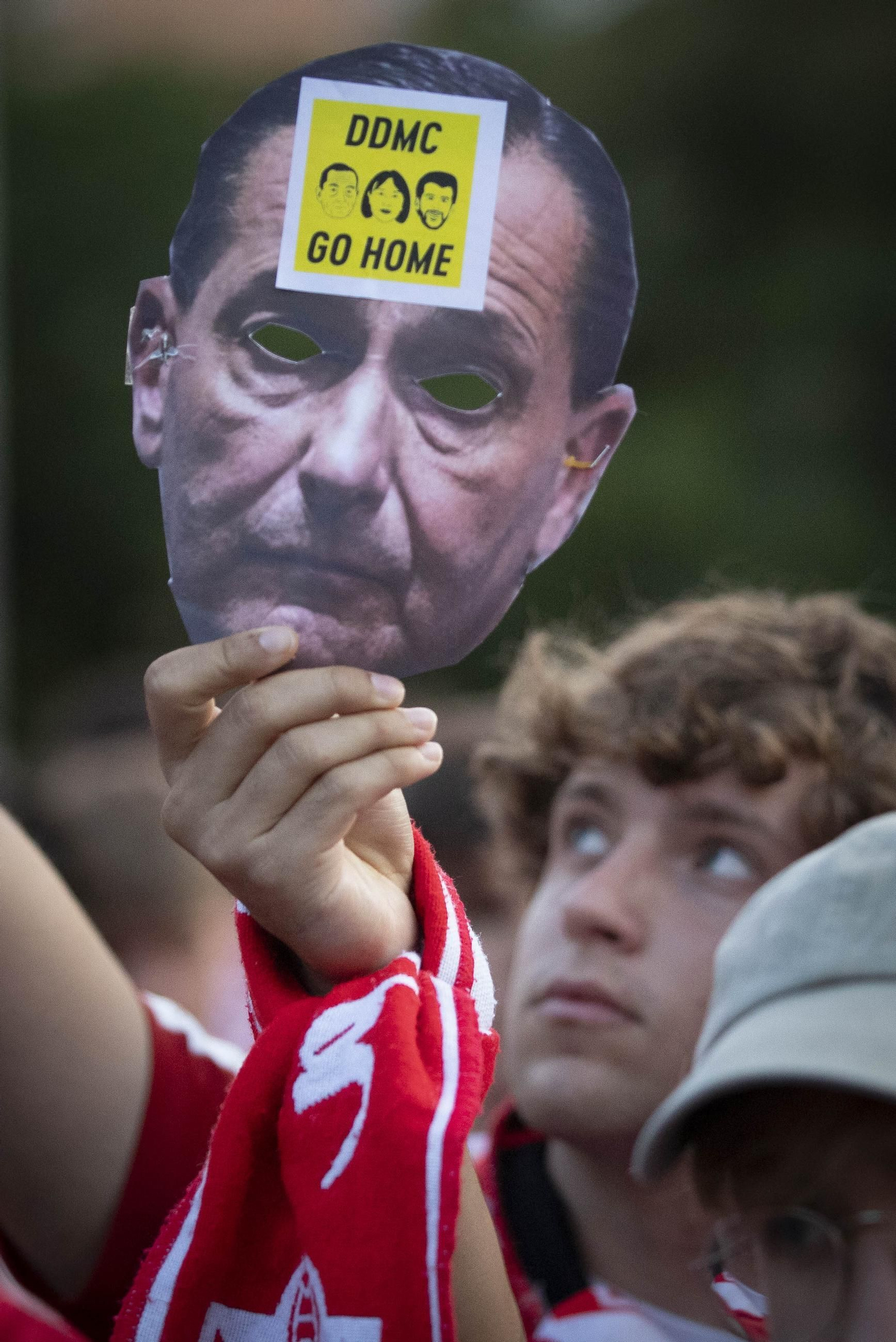 Las mejores imágenes de la manifestación en el Nuevo Los Cármenes