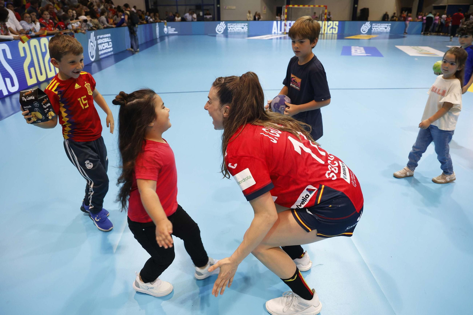 Búscate durante el España - Croacia de balonmano en Algeciras