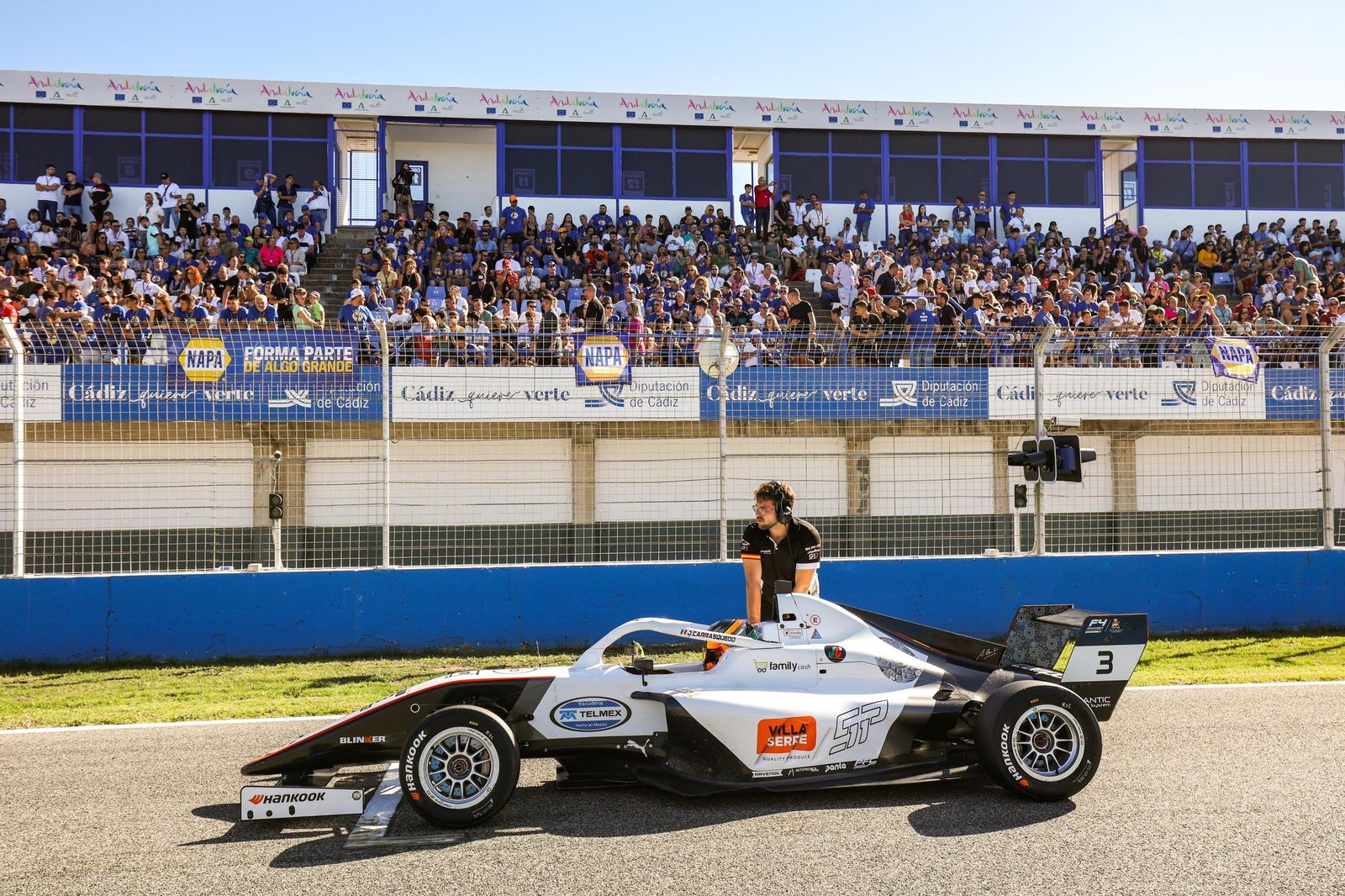 Los aficionados podrán presenciar las carreras gratis descargando su invitación.