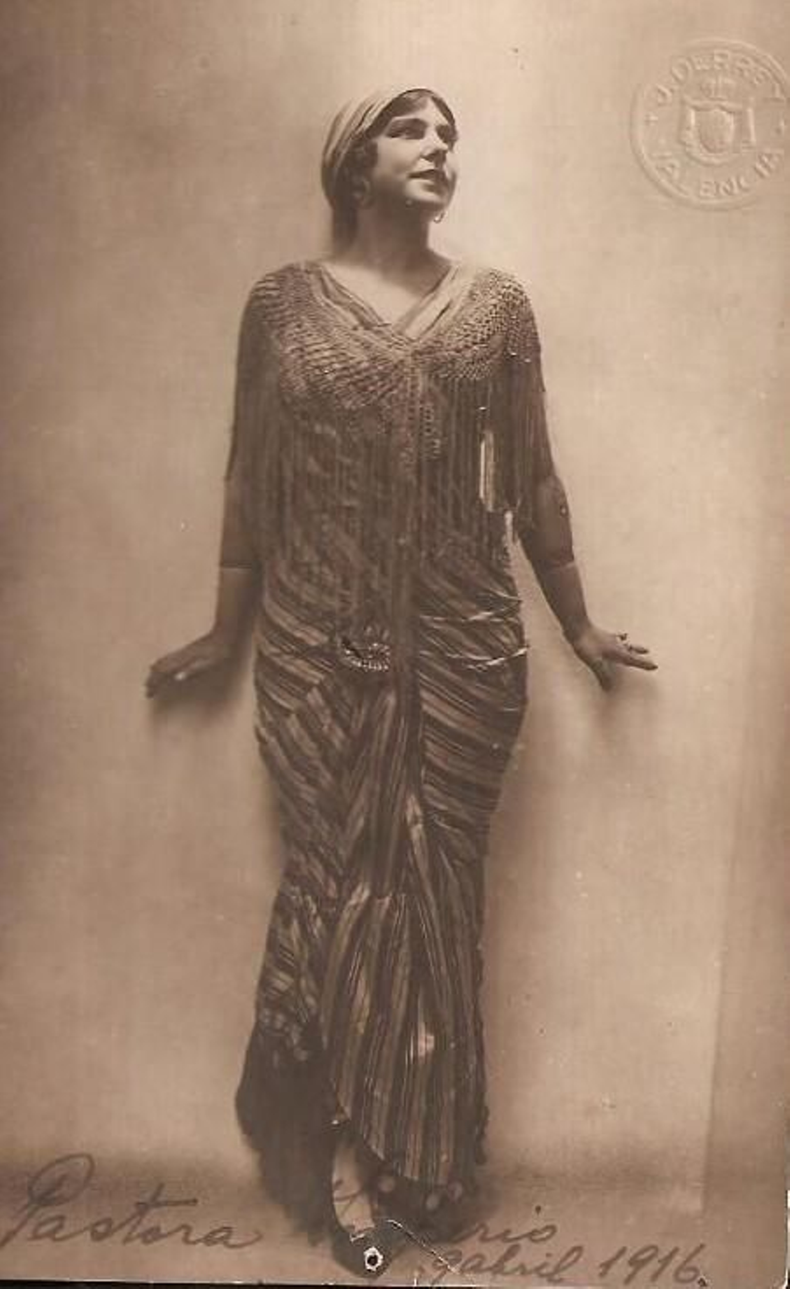 Pastora Imperio en una postal de 1916.