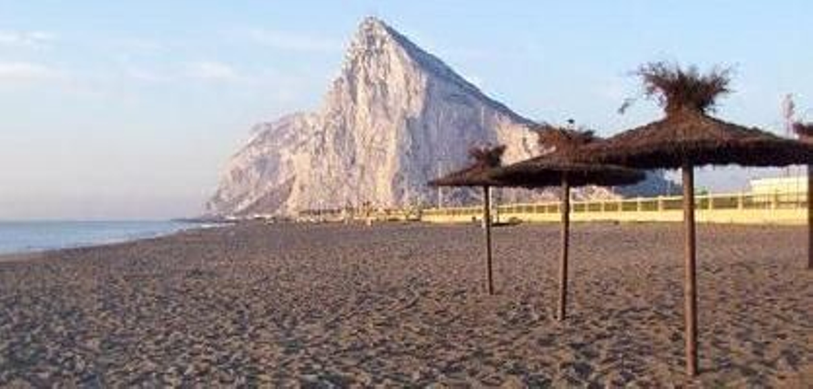 La playa de Santa Bárbara de La Línea