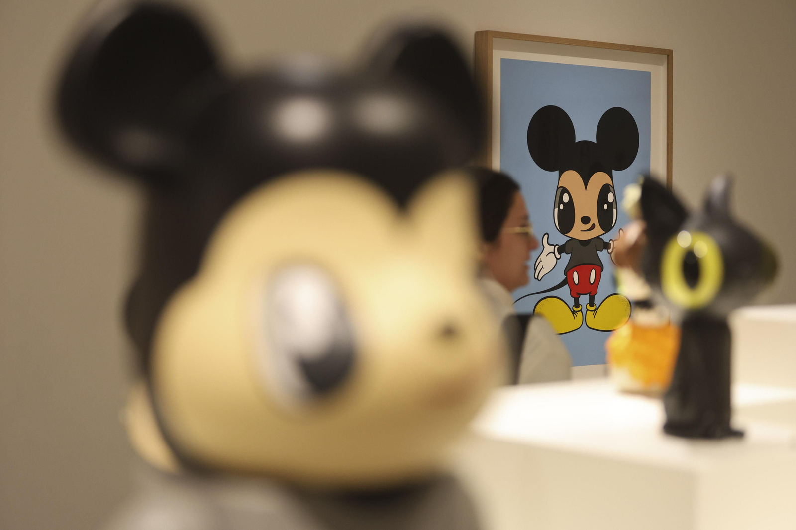 Las fotos de la exposición de Javier Calleja en Málaga y su gato Günter