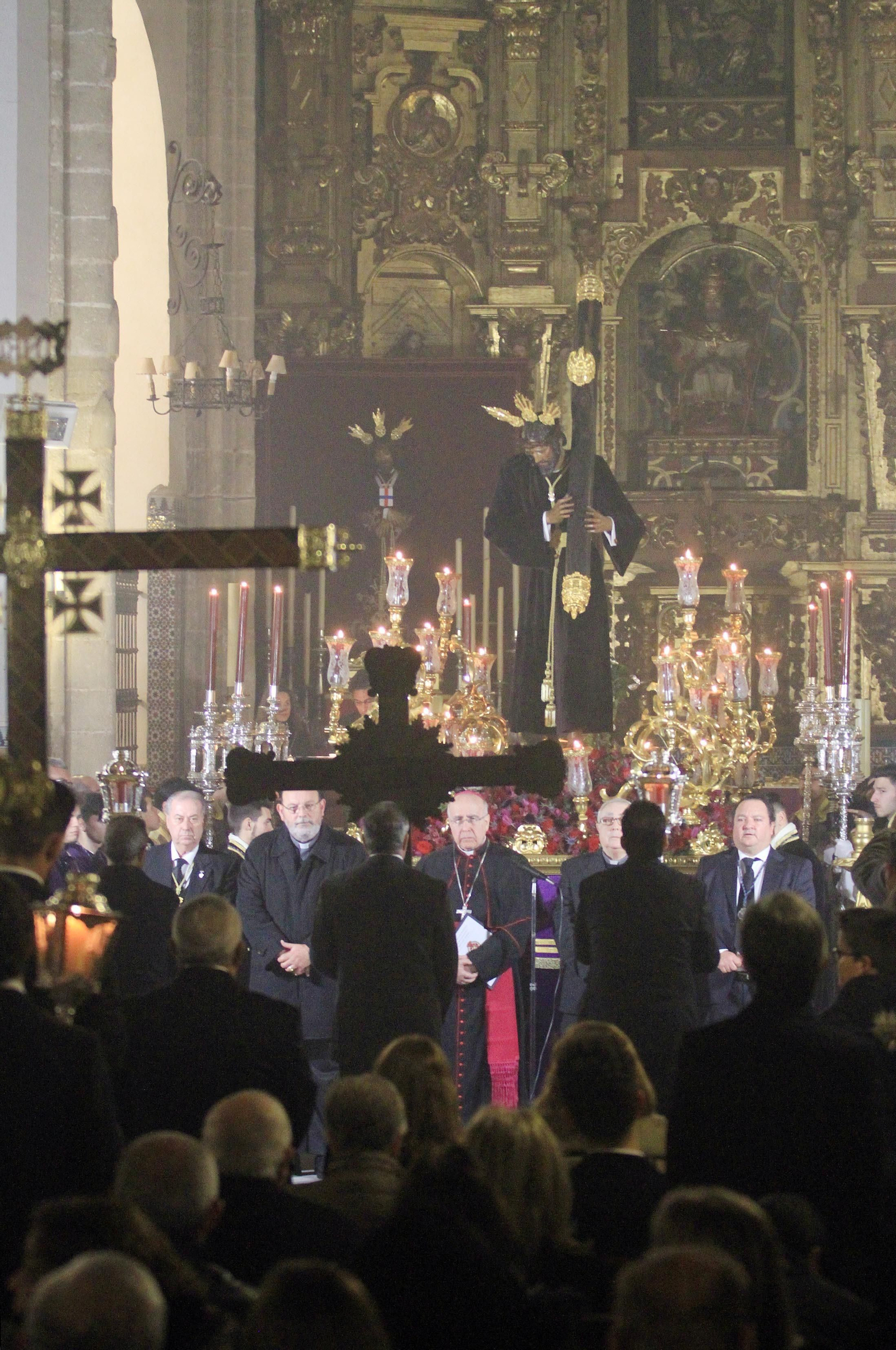 Imágenes del Vía Crucis Oficial de la Semana Santa presidido por el Señor de Pasión