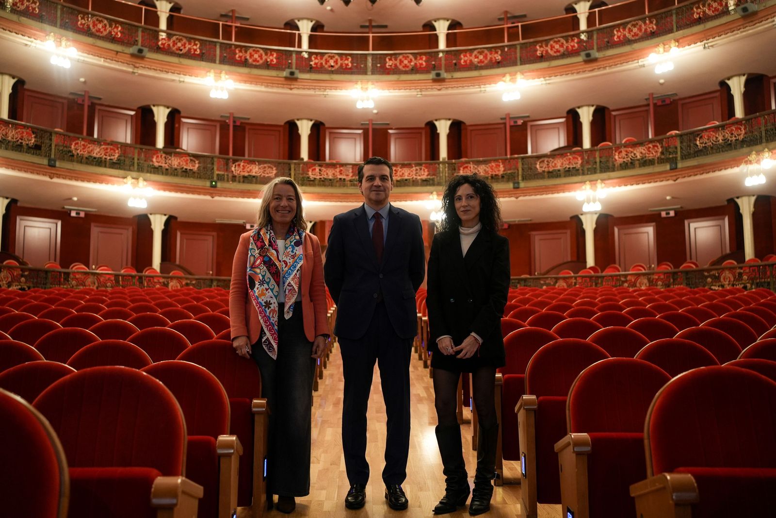 Isabel Albás, José María Bellido y María Pellicer, en el Gran Teatro.