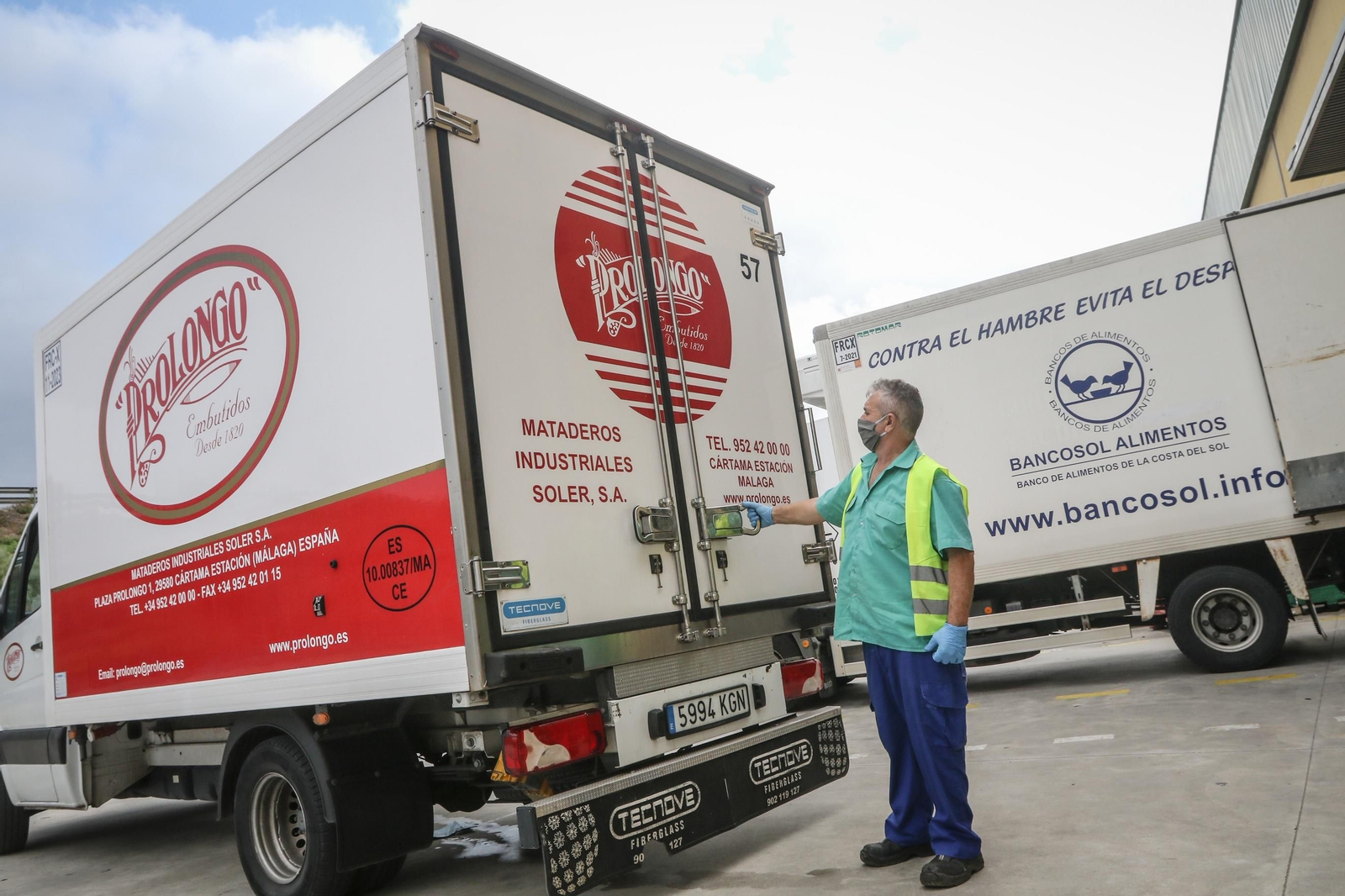 Con camión de Prolongo.