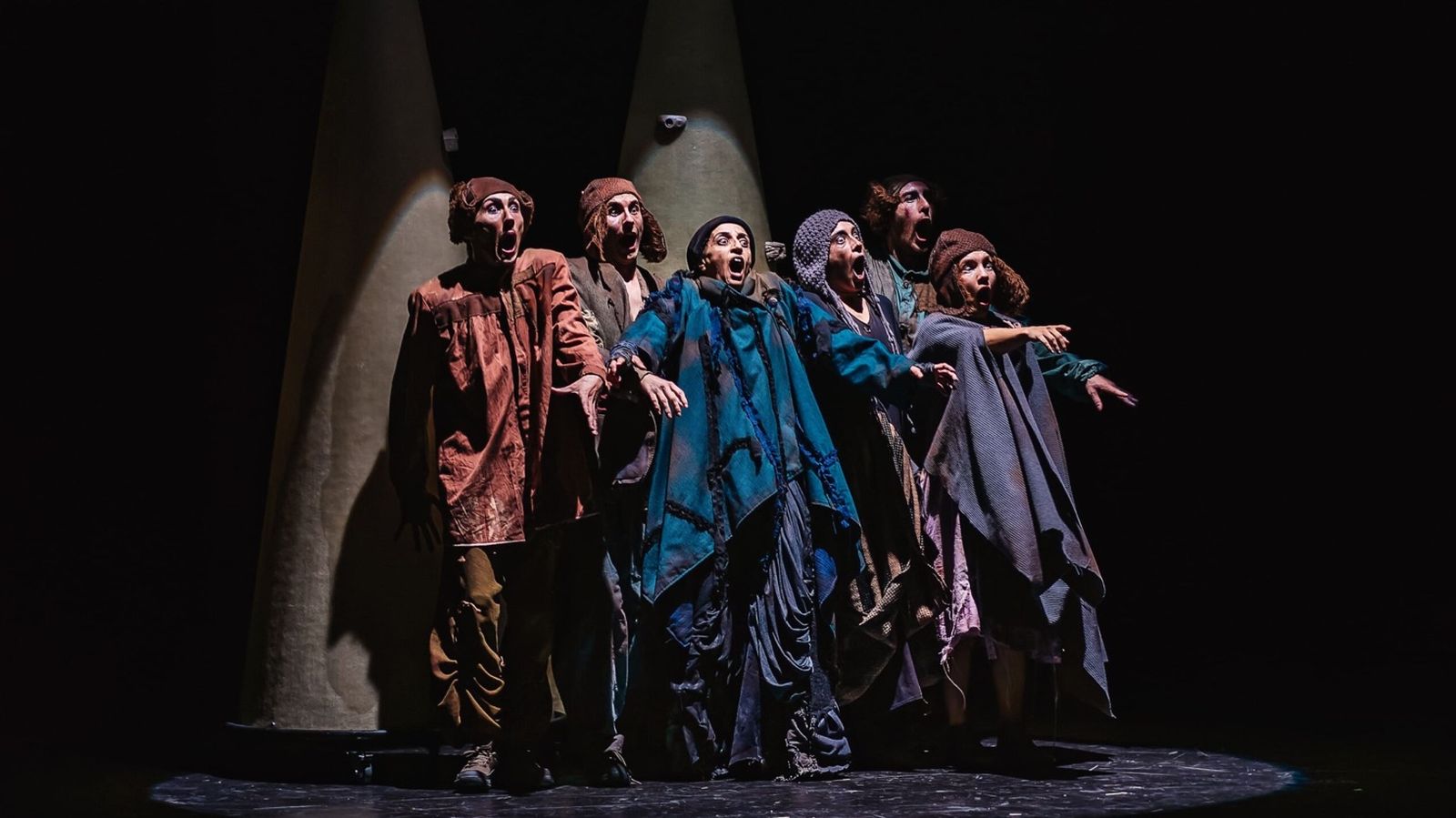 Divinas palabras por Atalaya