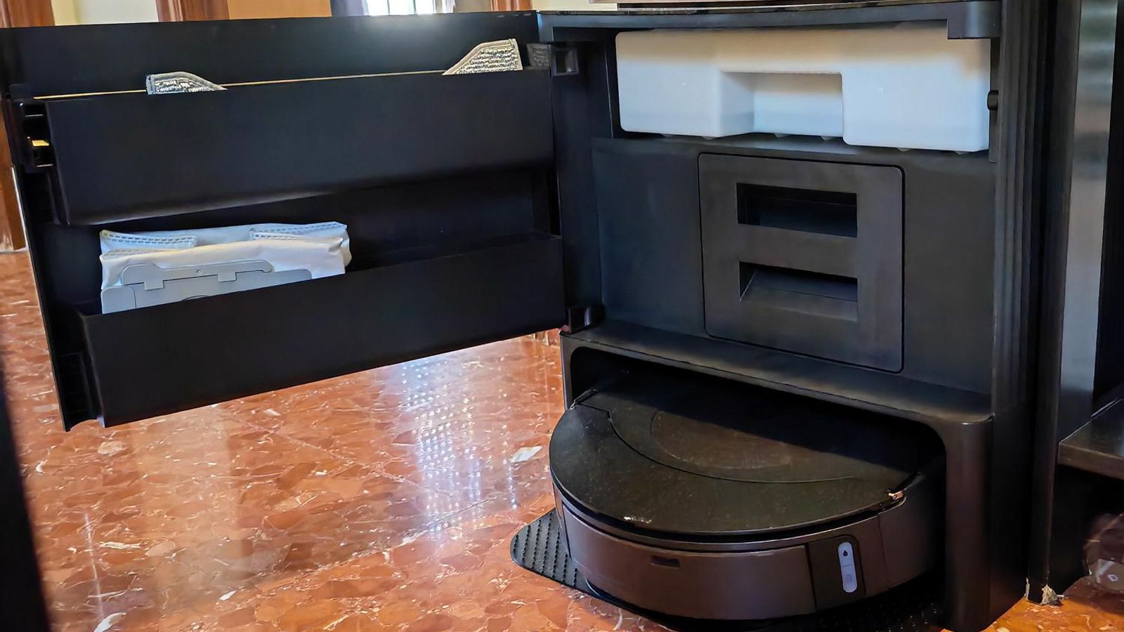 Robot aspirador y friegasuelos Roomba Combo j9+