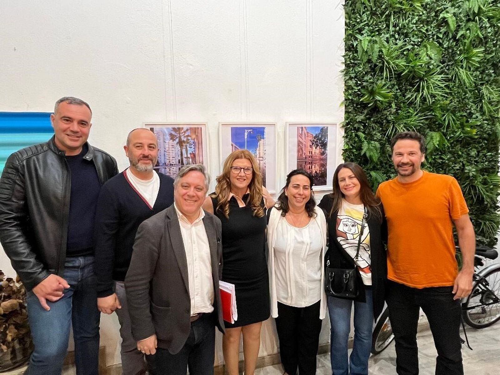 Juan Manuel Camacho, Manuel Márquez, Oscar Torres, Olga Tey, Natalia Álvarez, Rosario Tey  y José Macías.