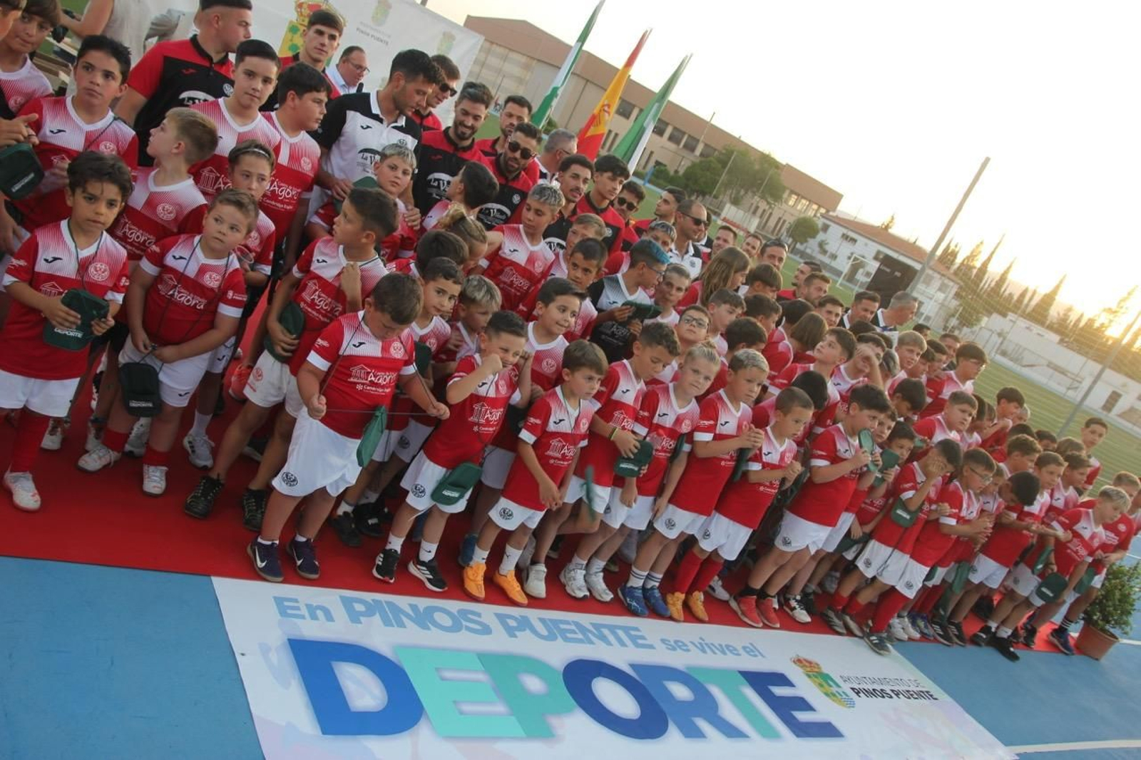 Uno de los equipos premiados en la Gala del Deporte de Pinos Puente.