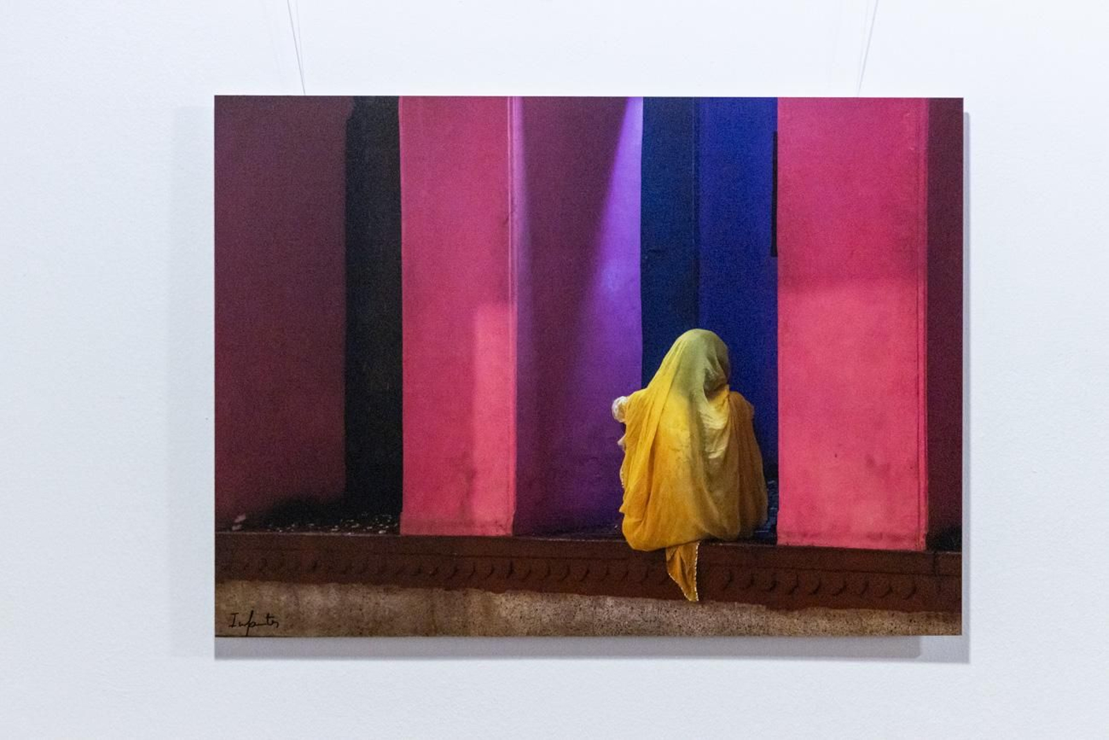 ‘Saris de seda, realidades desveladas’: una mirada fotográfica a la fuerza y dignidad de las mujeres de la India en los Baños Árabes de Jaén