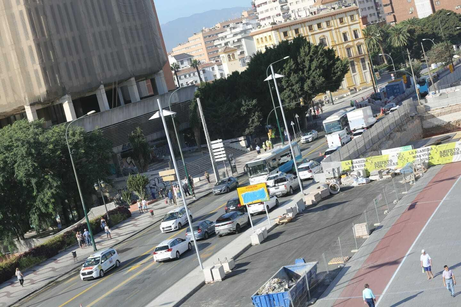 Fotos de la reapertura al tráfico de la Avenida de Andalucía y la Alameda de Colón