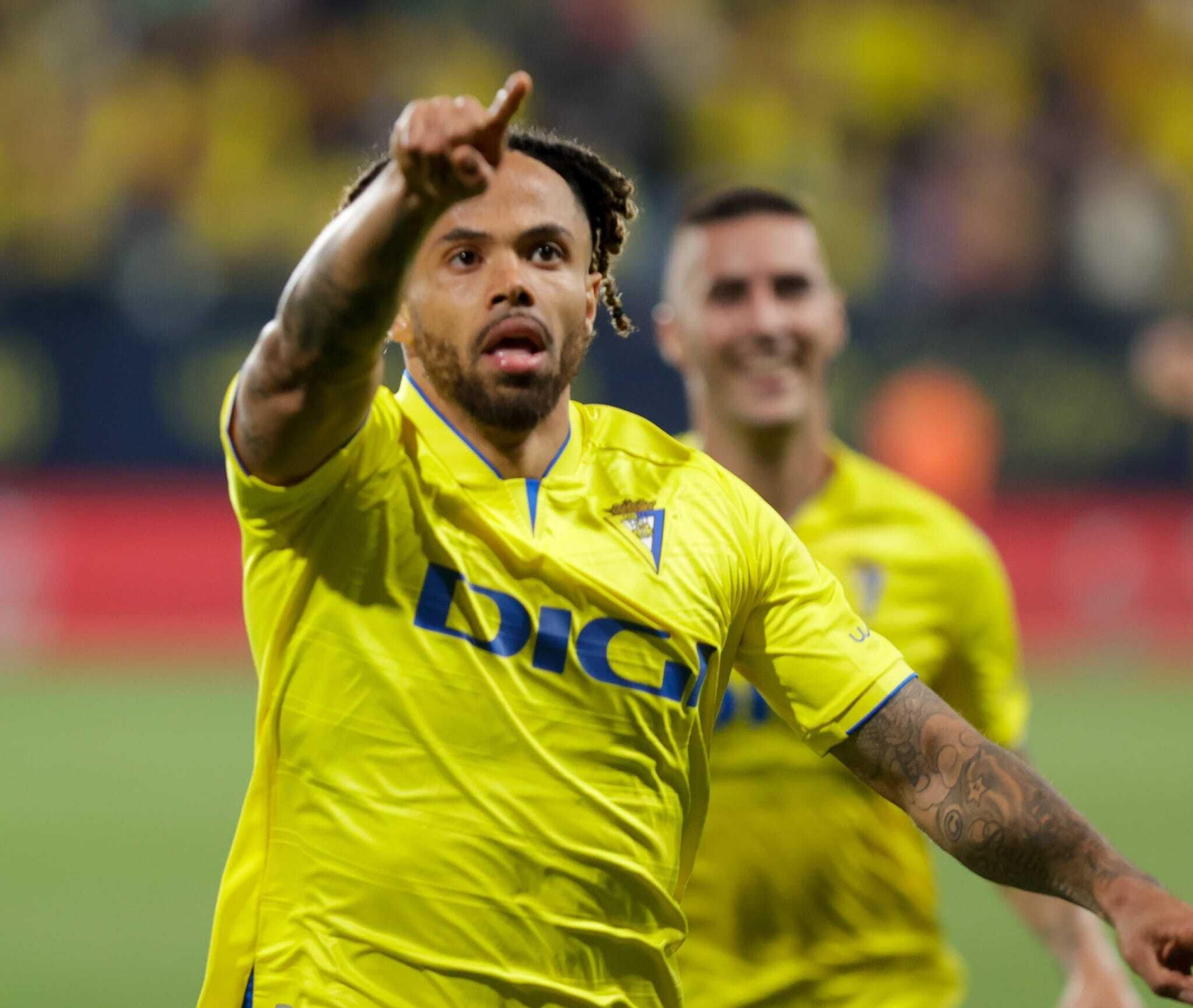 Bongonda celebra uno de los goles.