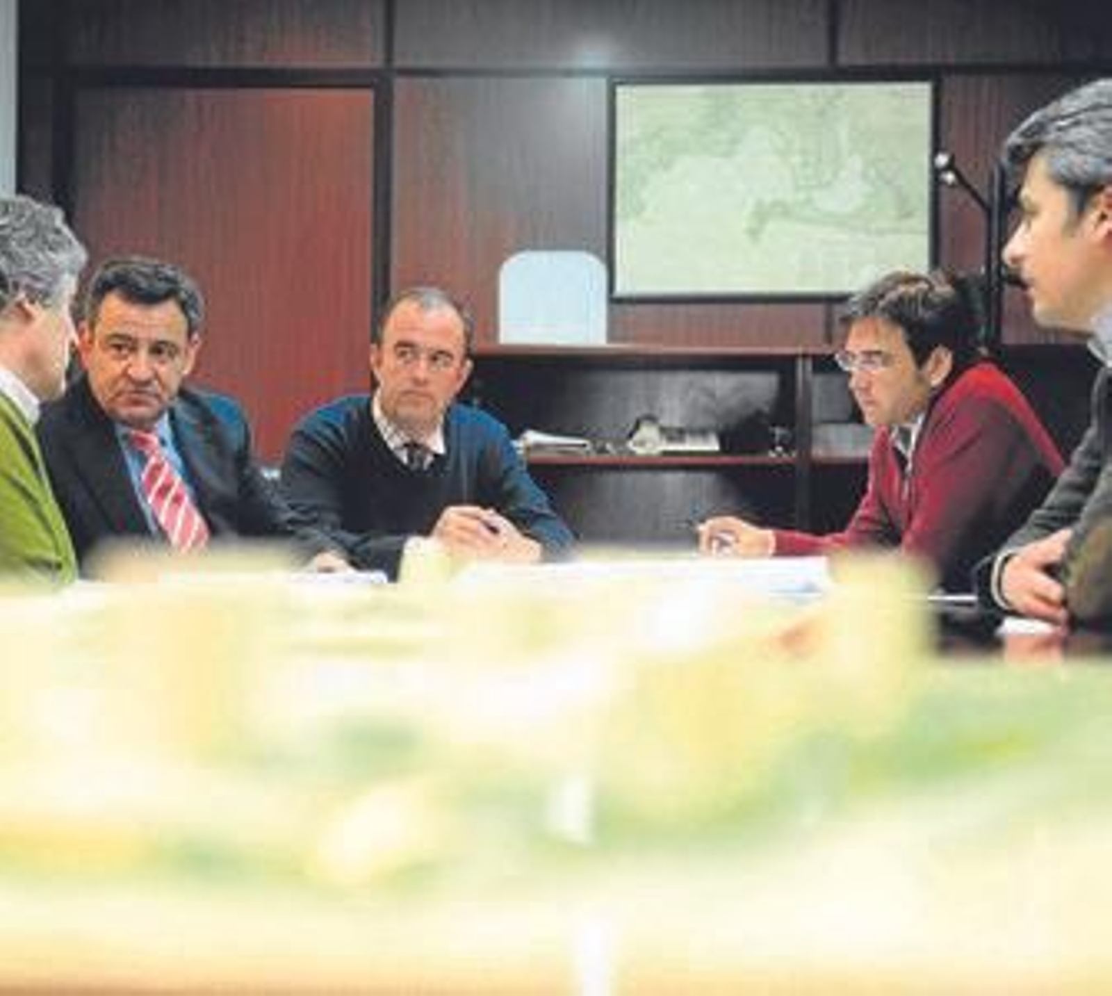 Reunión con representantes de Defensa, Loaiza, Martínez y Romero.