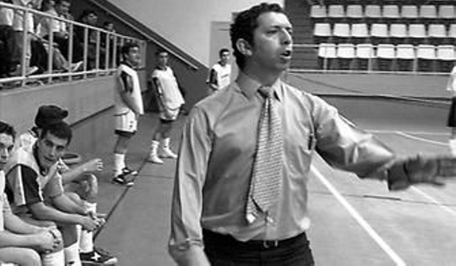 Younes podría regresar al banquillo de un equipo jerezano.