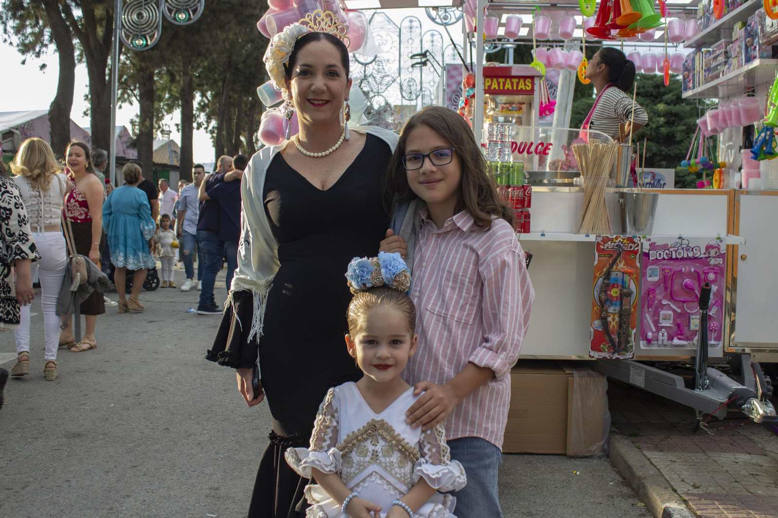 Búscate en las fotos del viernes en la Feria de Los Barrios 2023