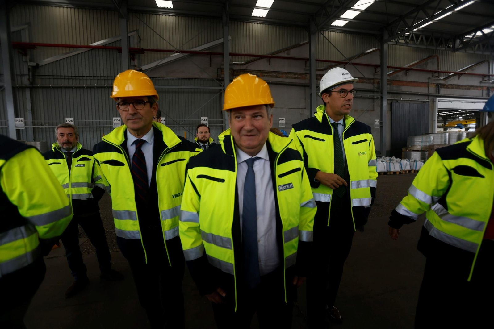 La visita del ministro de Industria a la fábrica de Cunext en Córdoba, en imágenes