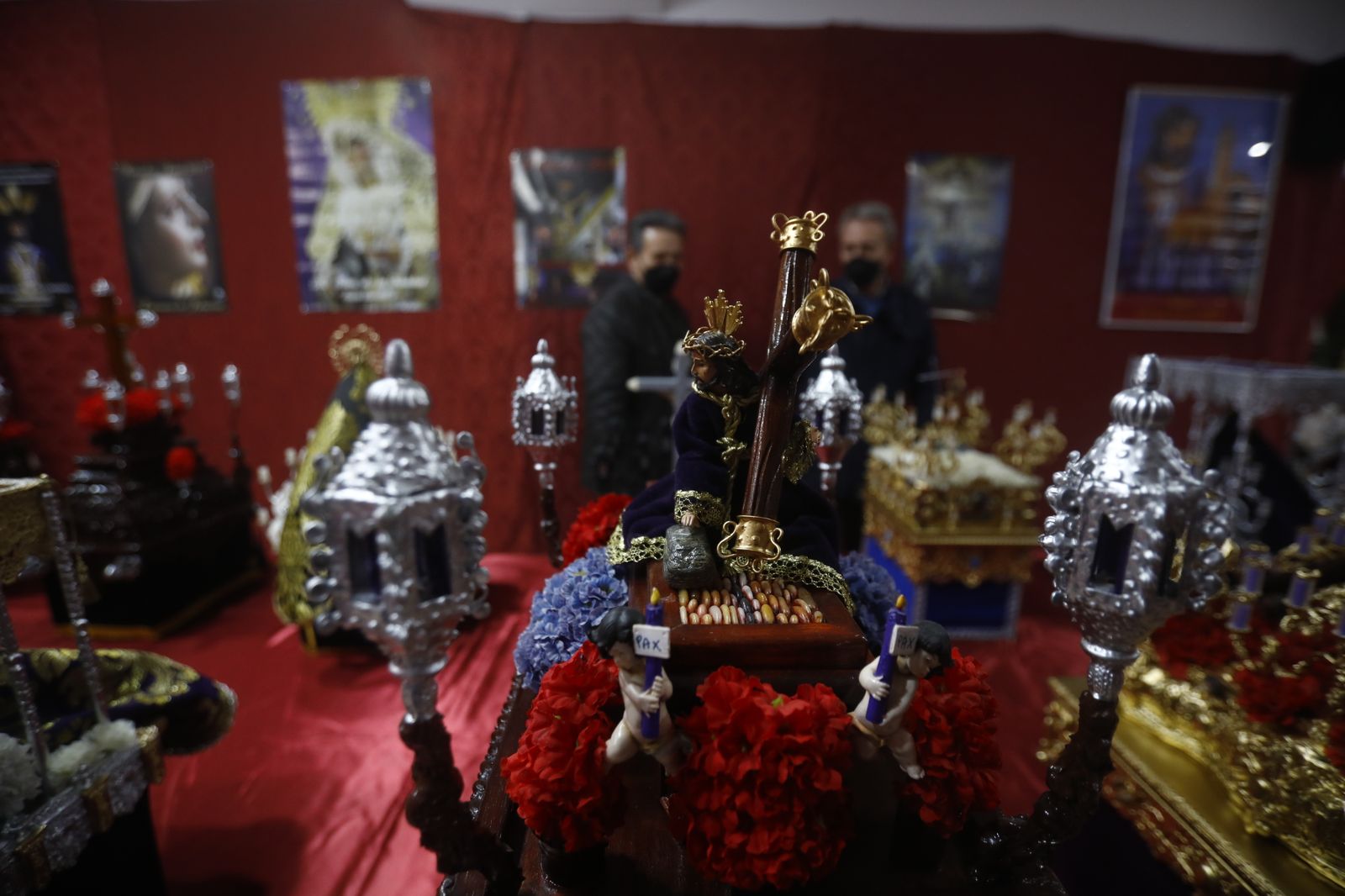 La exposición de pasos de Semana Santa en miniatura de la Asociación de Vecinos Nuestra Señora de Belén, en imágenes