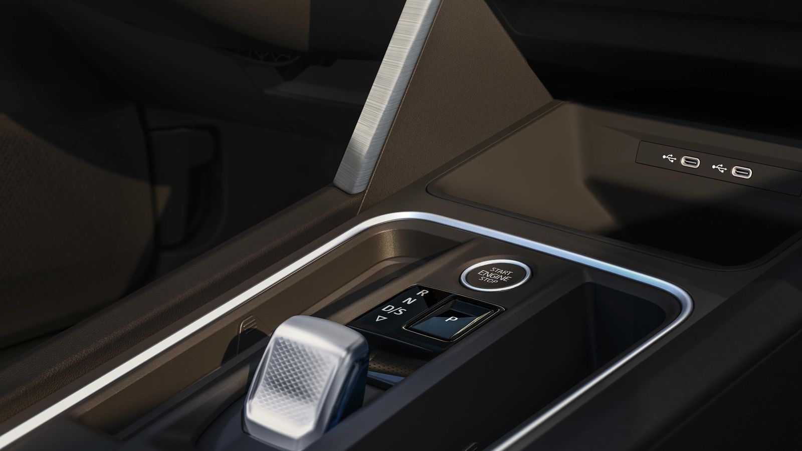 Tanto las versiones eTSI como las e-Hybrid tienen como caja de cambios una DSG con doble embrague. De unos a otros cambia el número de relaciones.