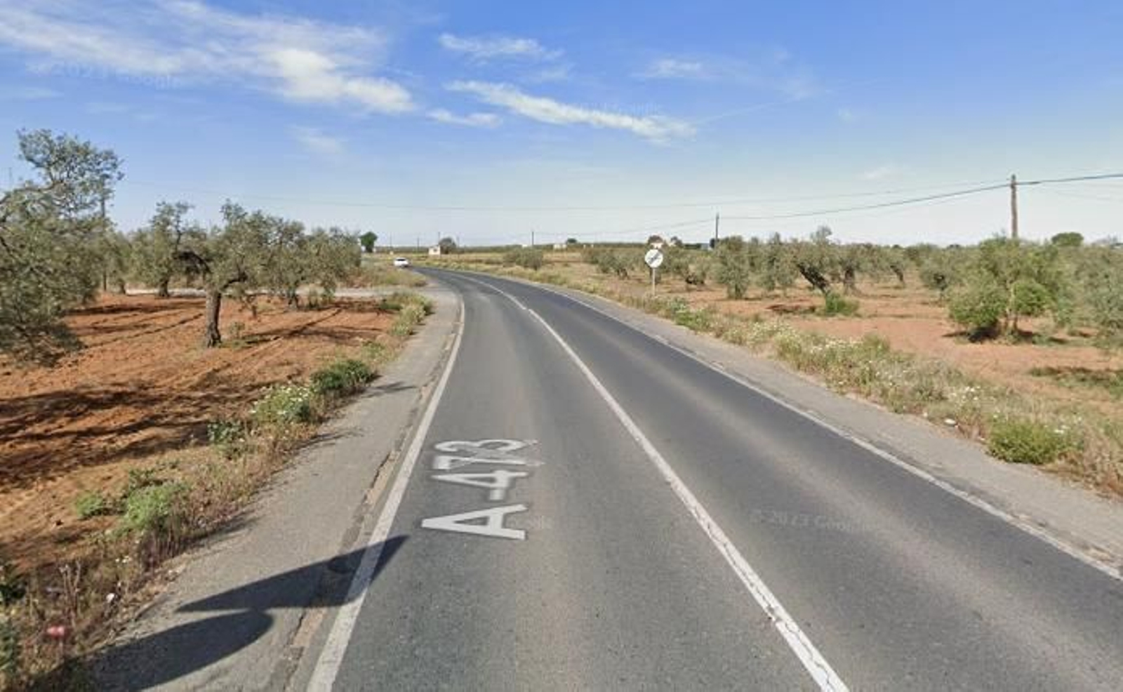 La carretera que une Benacazón y Aznalcázar