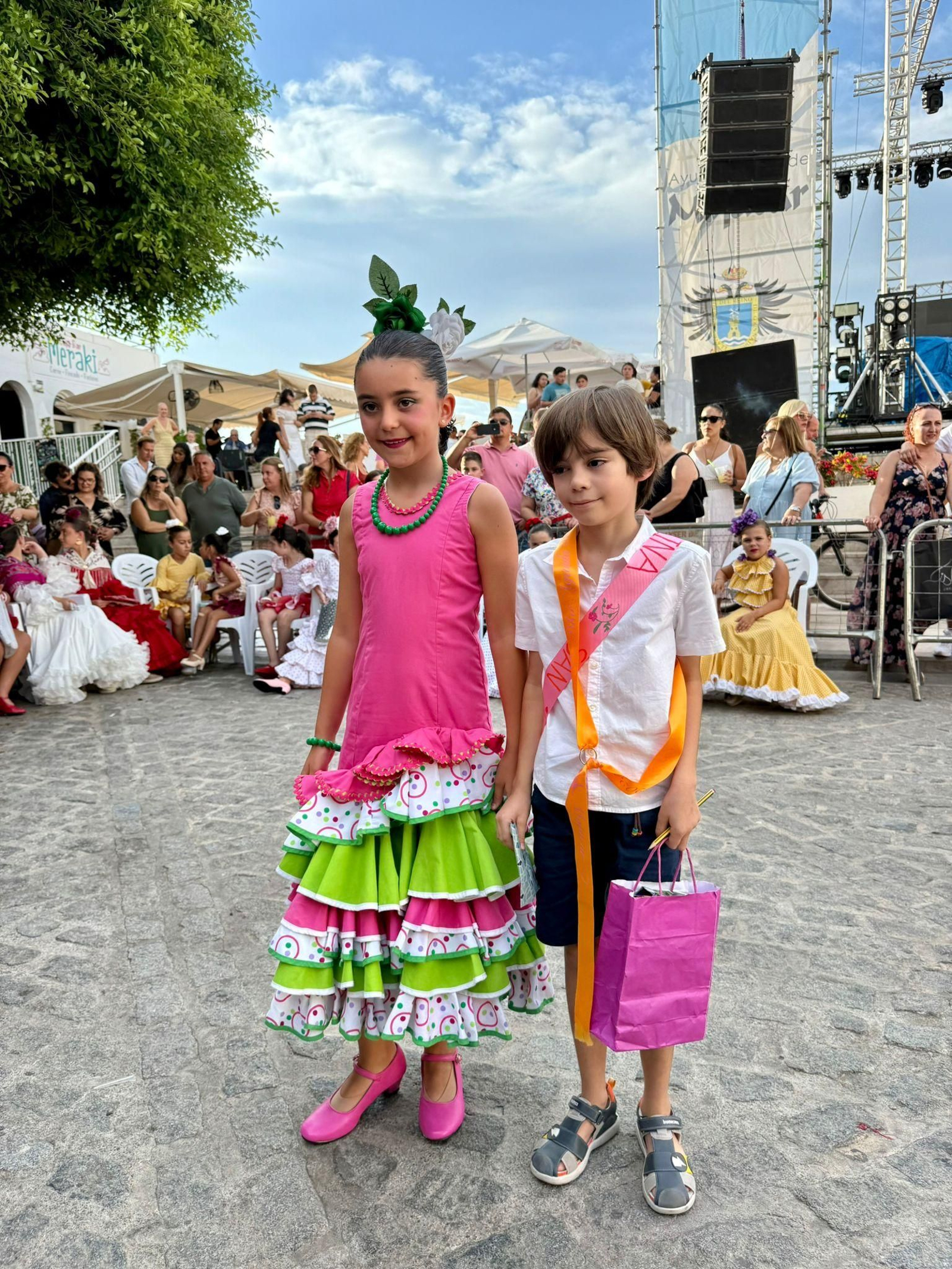 Las mejores imágenes de la Feria del Mediodía y la carrera de cintas infantiles de Mojácar