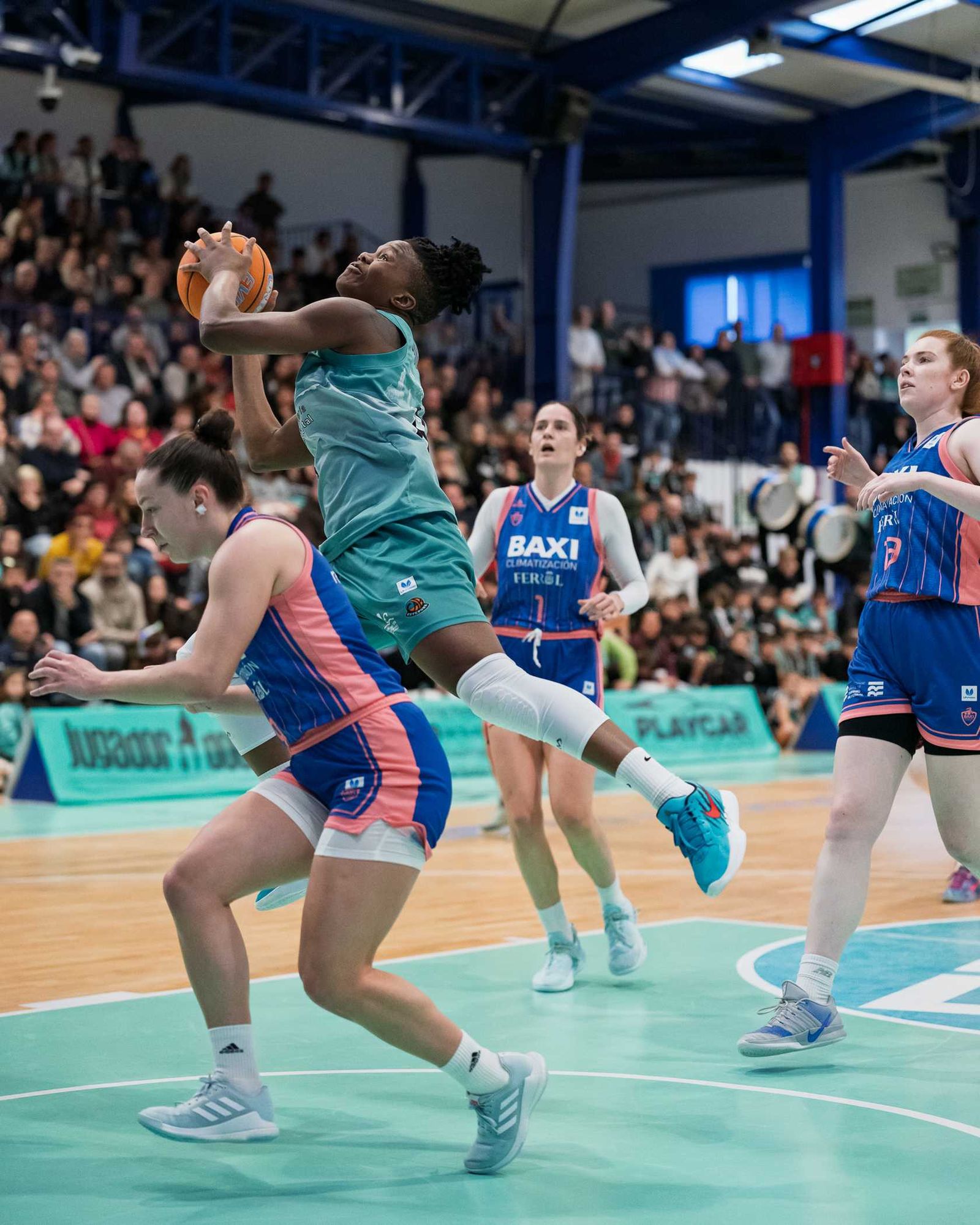 CAB Estepona-Baxi Ferrol: Partido redondo para hacer vibrar al Pineda