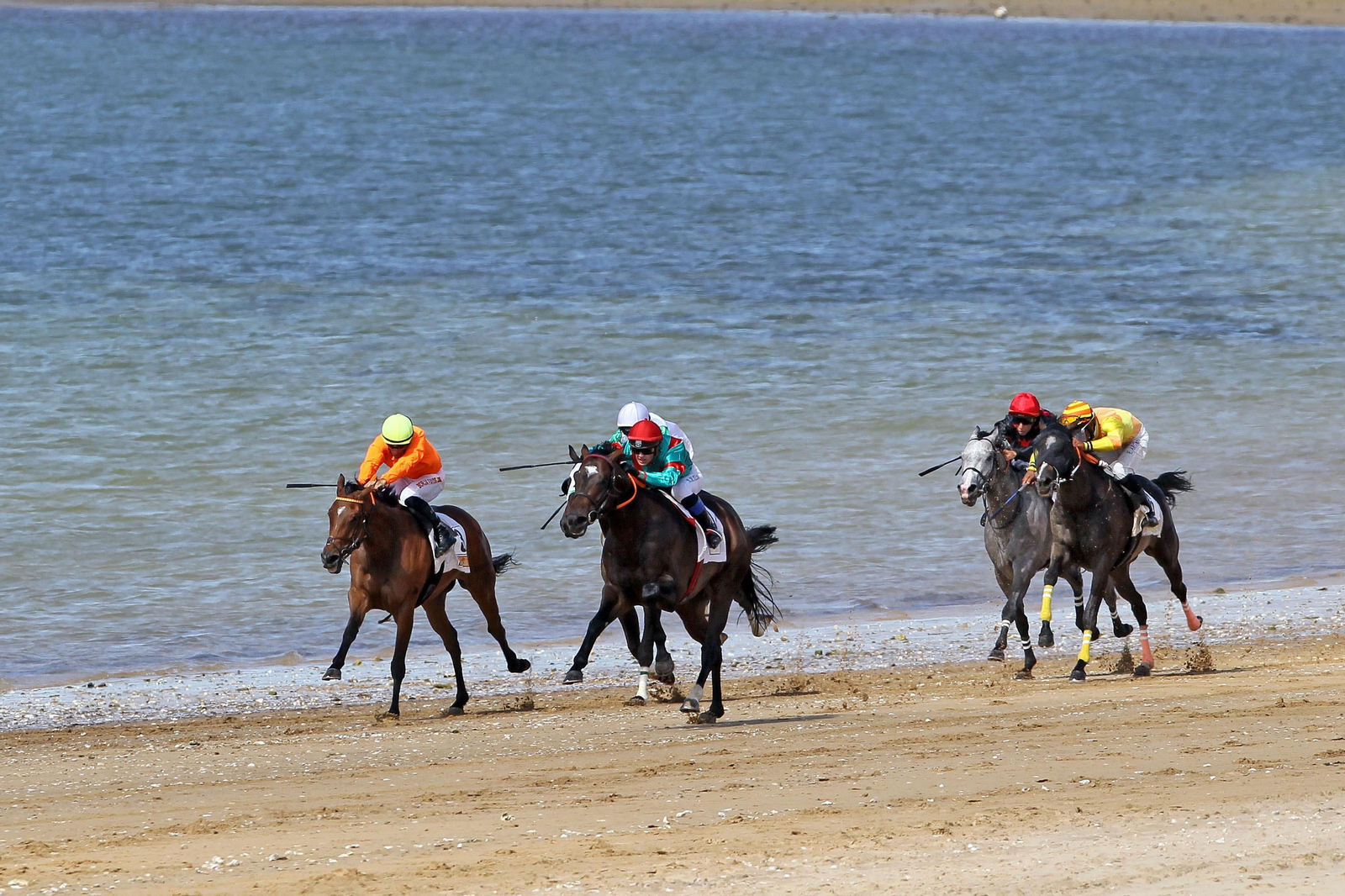 El primer ciclo ha terminado en Las Piletas con una jornada con viento.