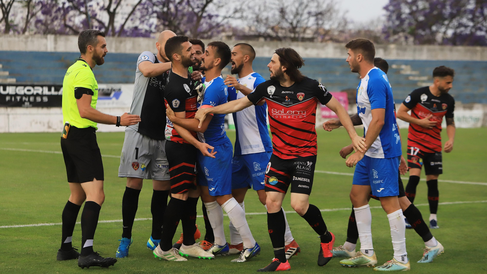 Imágenes de la semifinal por el ascenso entre el  Xerez CD - Puente Genil