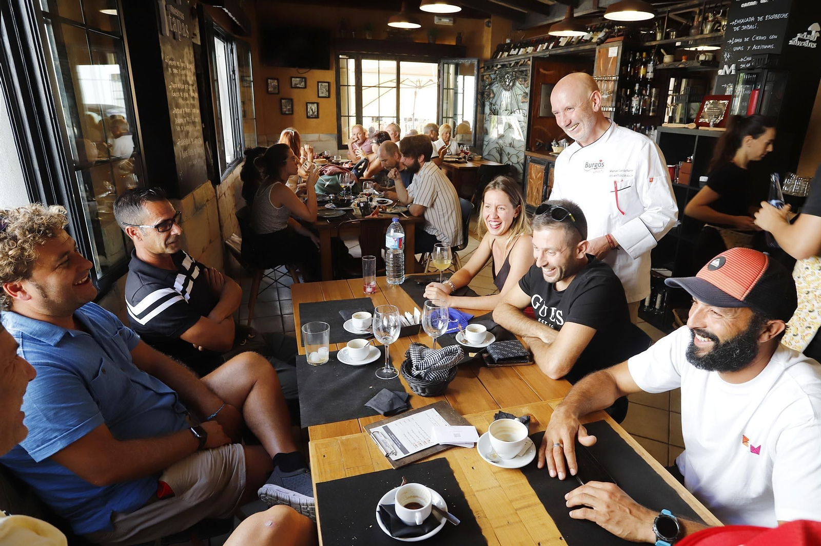 Imágenes de la Vuelta Ciclista a España en su salida desde Aracena en la 17ª etapa