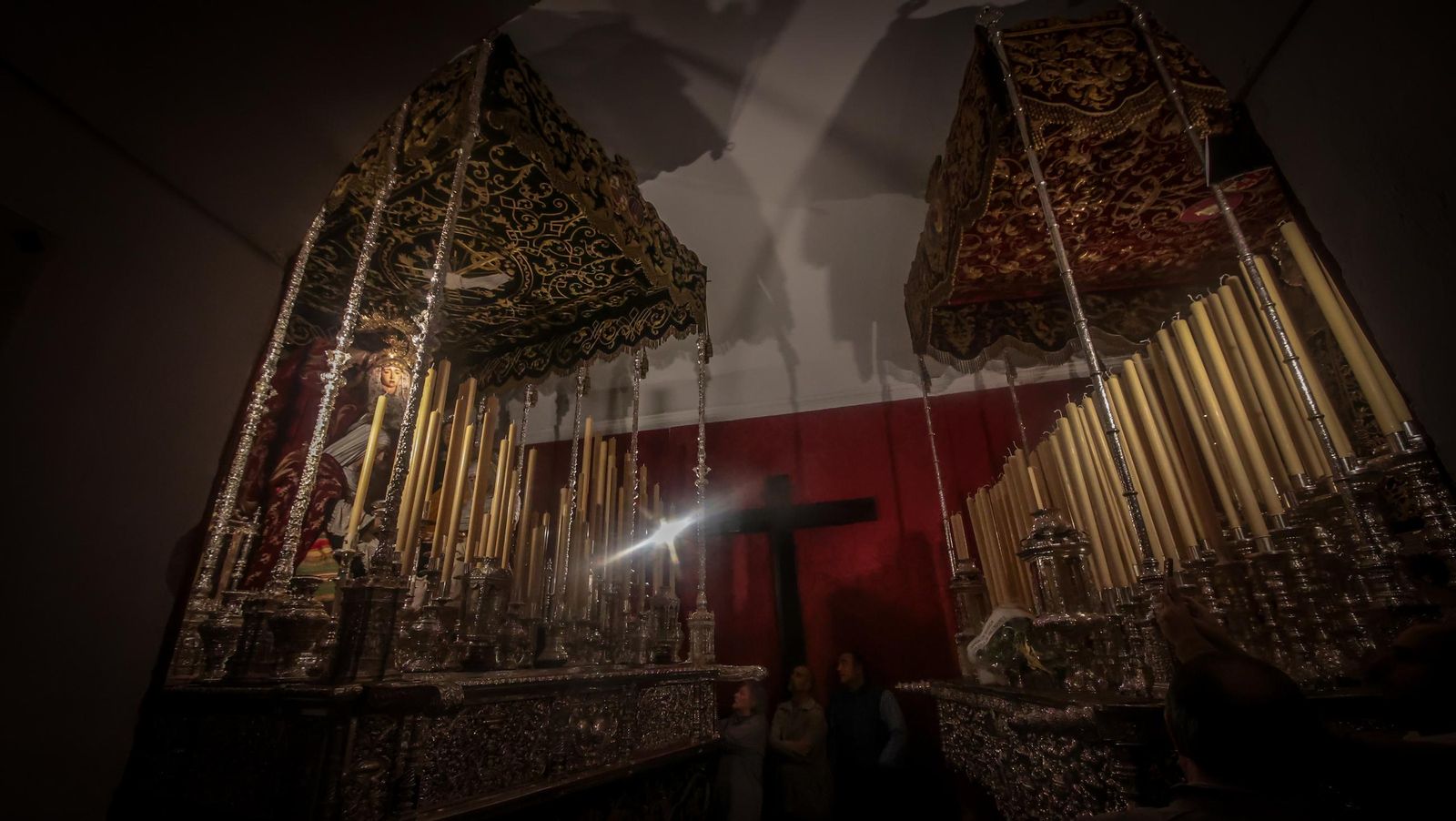 Imágenes de la visita a los templos tras el aplazamiento de la Magna Mariana de Jerez