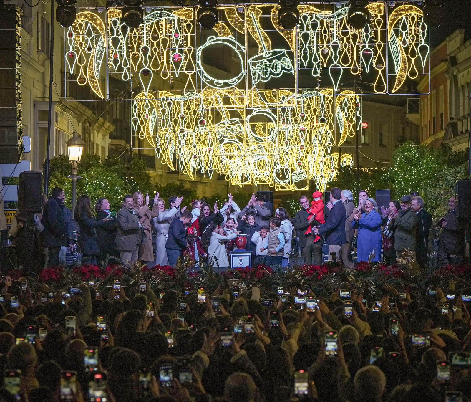 Imágenes del ambientazo en el alumbrado de Navidad en Jerez