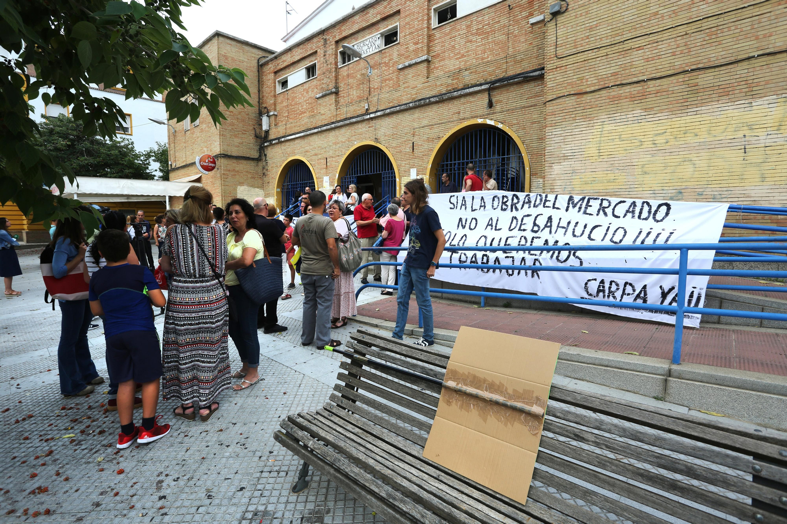 Más imágenes de la protesta de los minoristas del mercado de San Sebastián