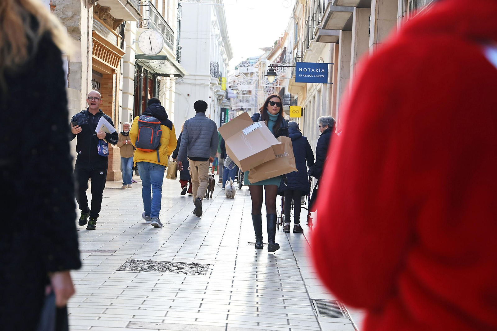 Imágenes del comienzo de las rebajas en Huelva