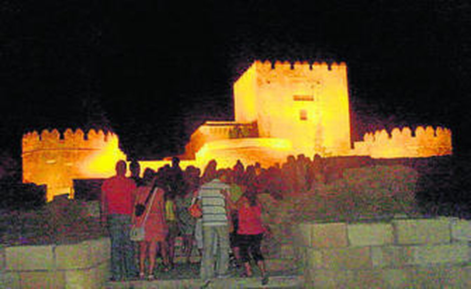 Niños y mayores disfrutaron del recorrido.