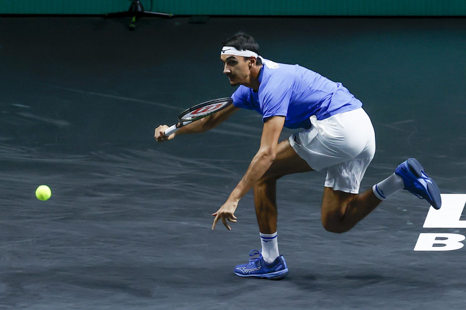Lorenzo Sonego vence a Francis Tiafoe en el primer partido del Italia-EEUU