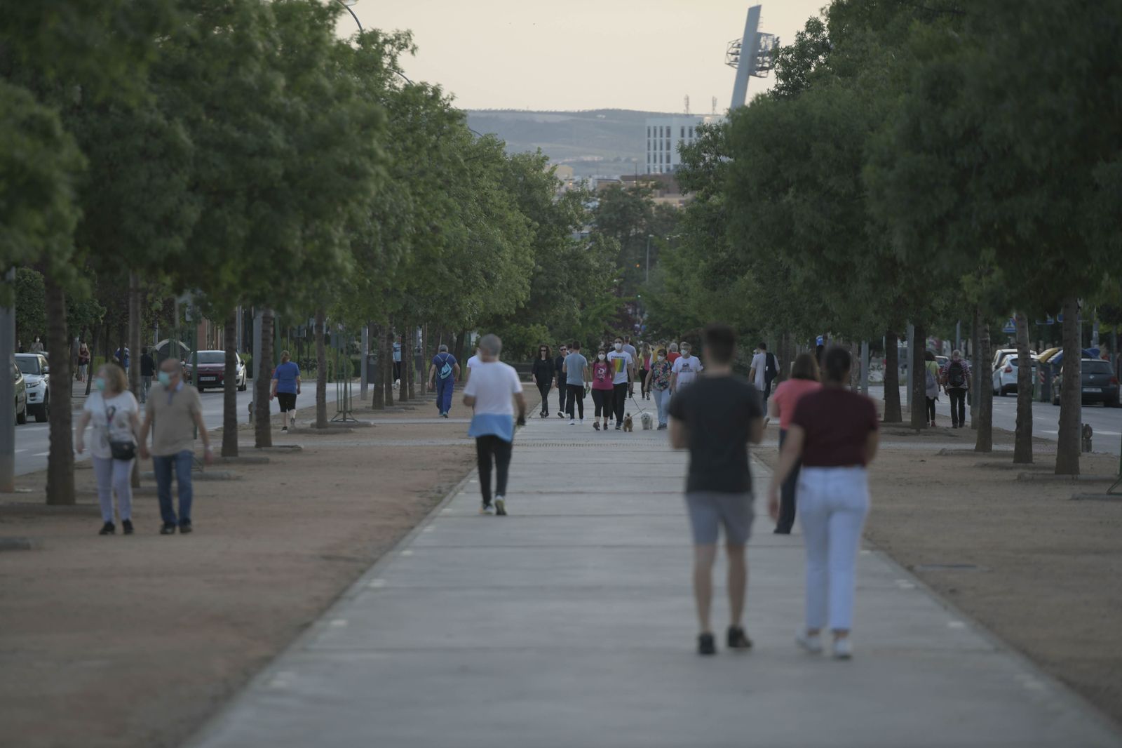 La desescalada se desmadra en Granada: bañistas en el río Genil