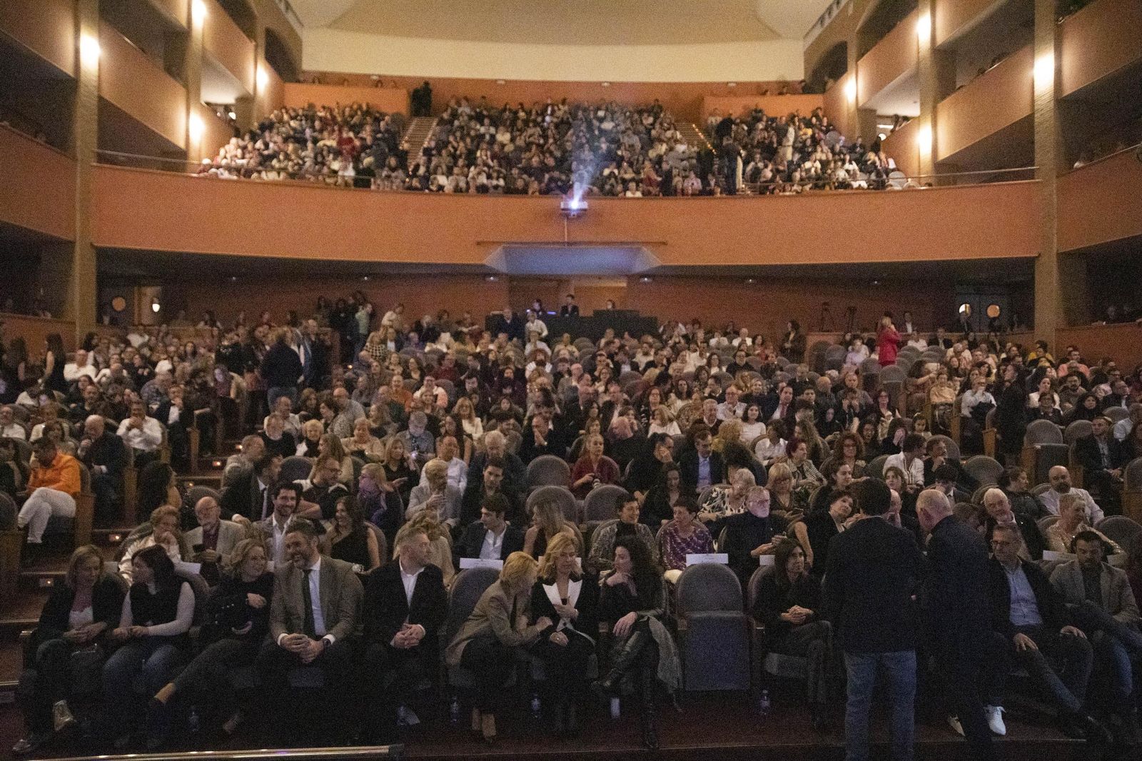 El estreno en Almería del largometraje documental "Concha Robles", en imágenes