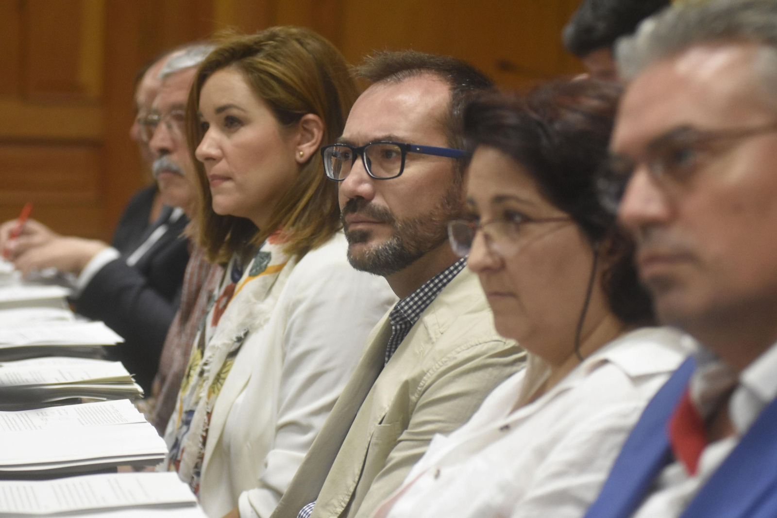 Concejales del Grupo Municipal Socialista, durante un Pleno municipal.