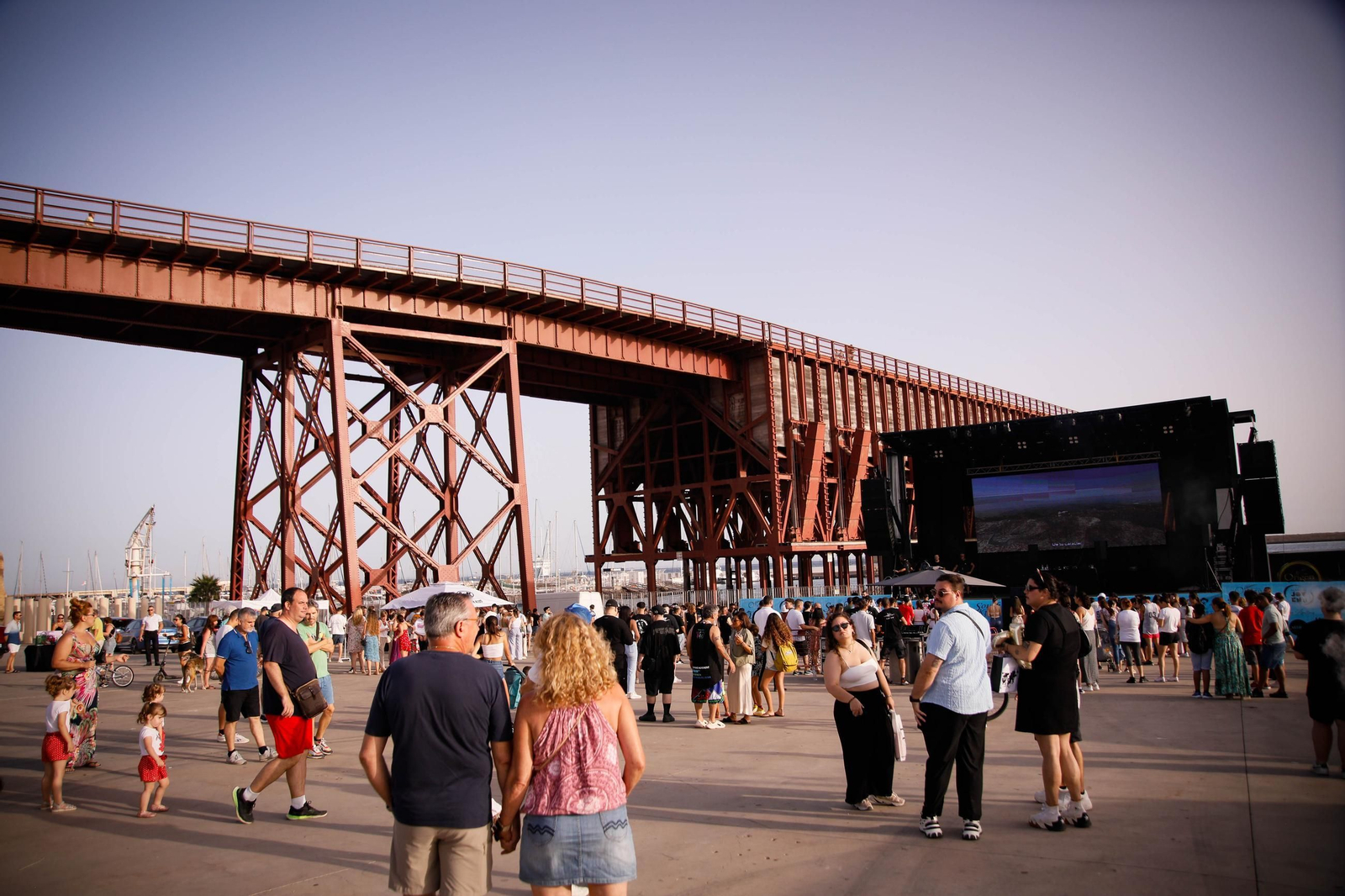 Imágenes del Festival AlmeriArt en el Parque de las Almadrabillas