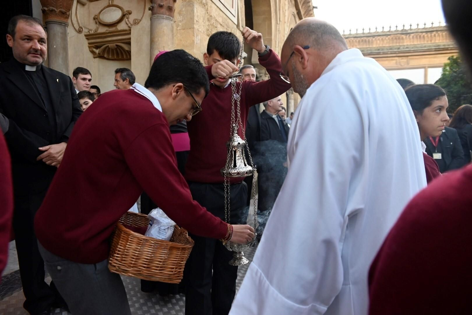 La procesión de San Acisclo y Santa Victoria en Córdoba, en imágenes