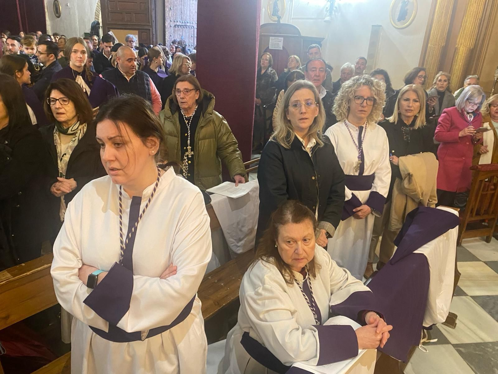 En imágenes: La Expiración trae de vuelta la ilusión de los cofrades jiennenses