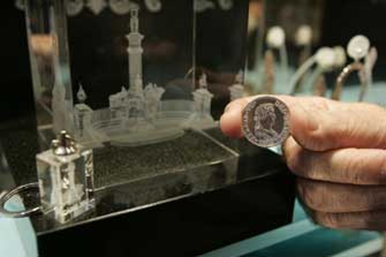 Consorcio y Ayuntamiento esperan cerrar en breve de qué manera comercializarán el merchandising, hasta ahora inexistente, que generará la esperada efeméride. /Jesús Marín