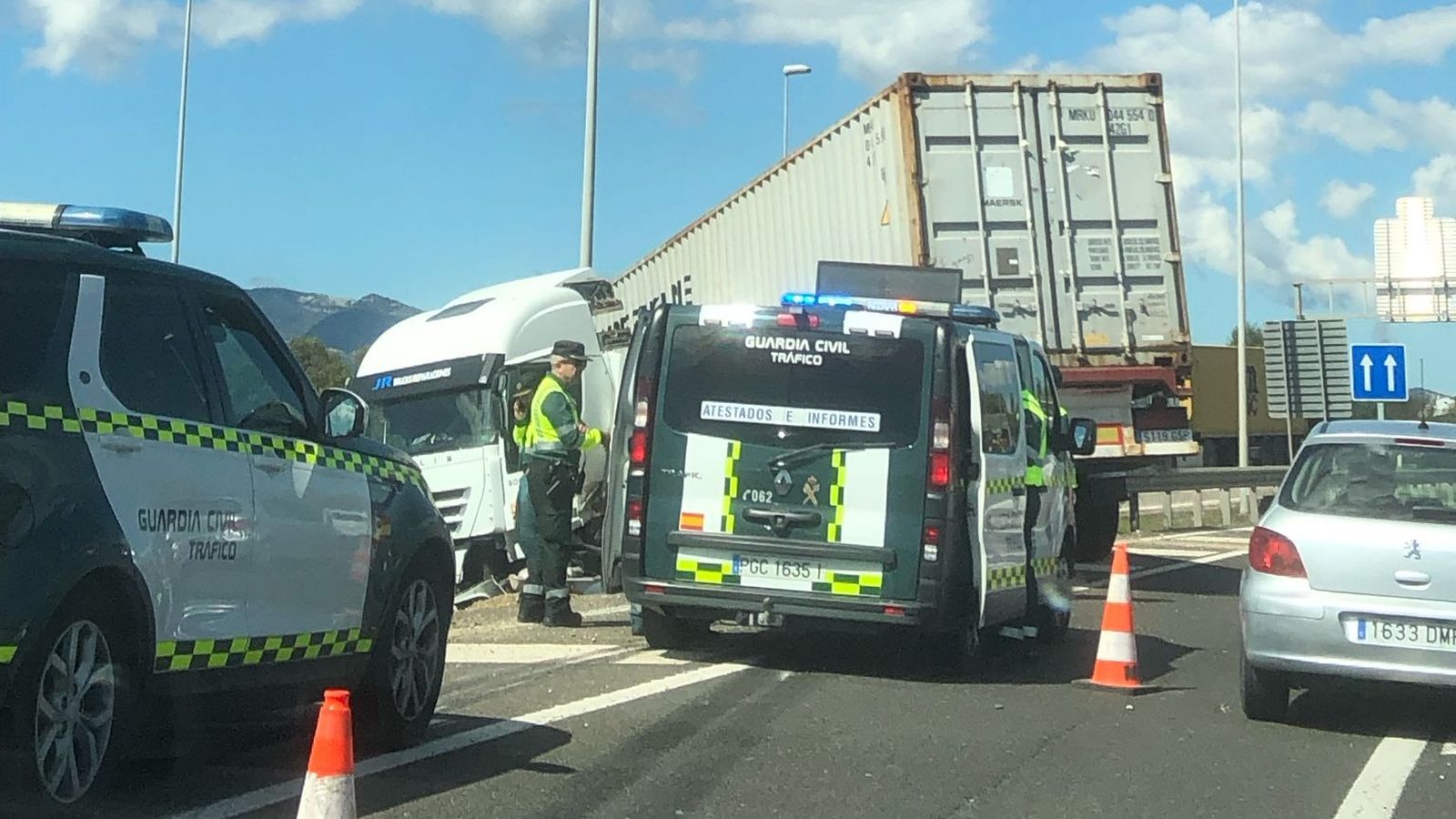 Accidente de un camión este miércoles 26 de marzo.
